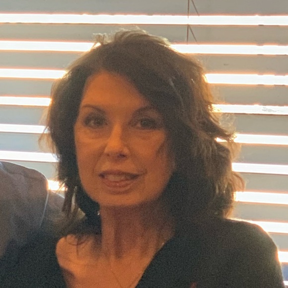 Meet your Posher, Trish - Picture 2 of 2